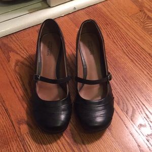Kenneth Cole Reaction Black Wedge